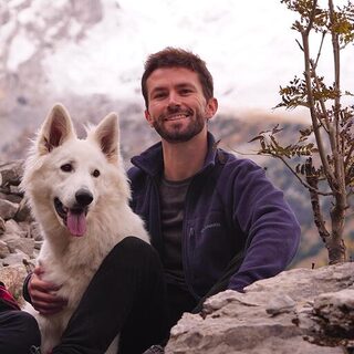Matthieu Rocheteau et sa chienne Akira, en montagne